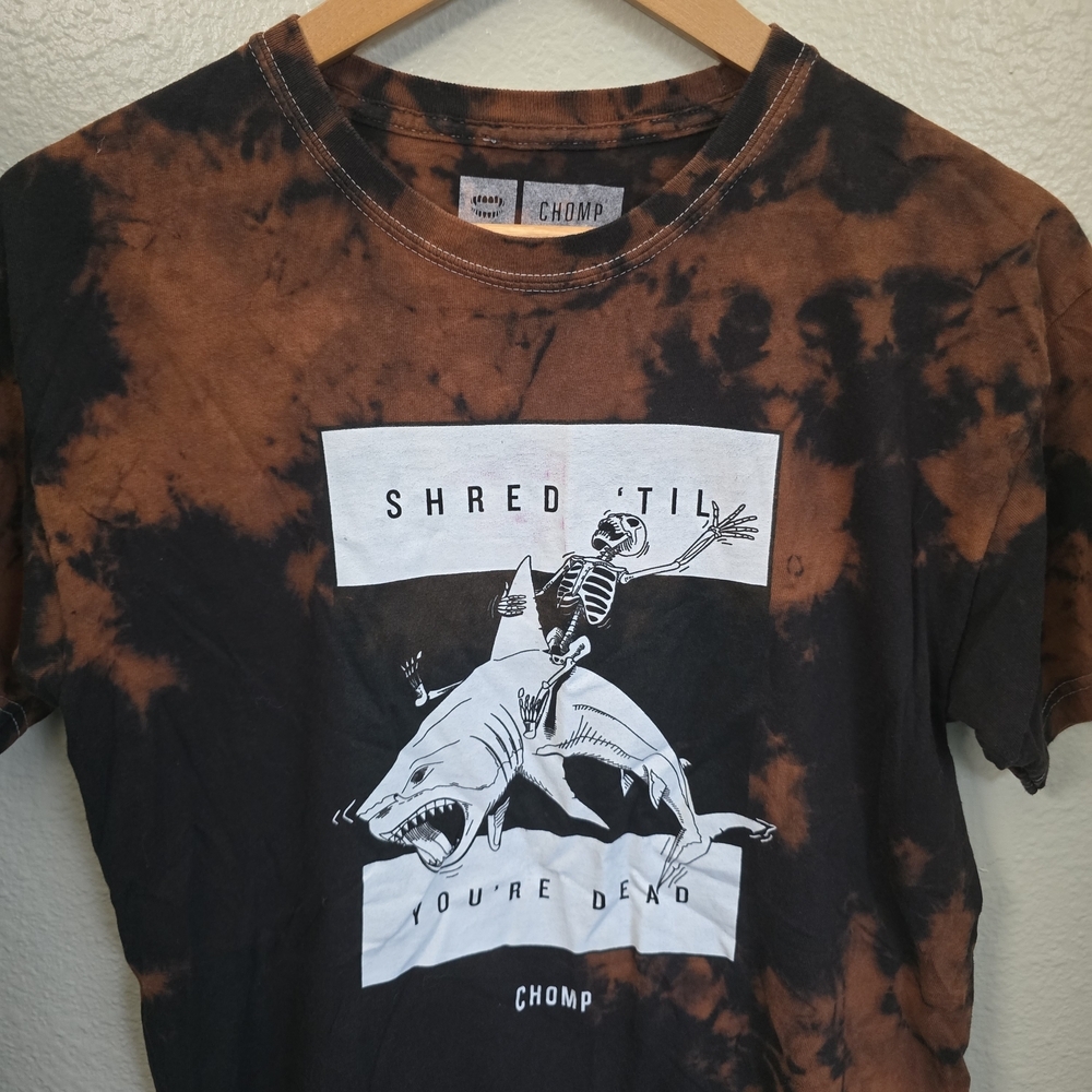 Chomp Black & Brown Design Graphic Shark T-shirt Mens Medium - Picture 2 of 5